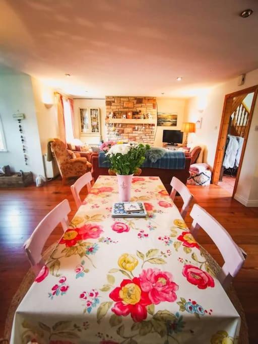 Orchard Cottage Dingle Exterior foto